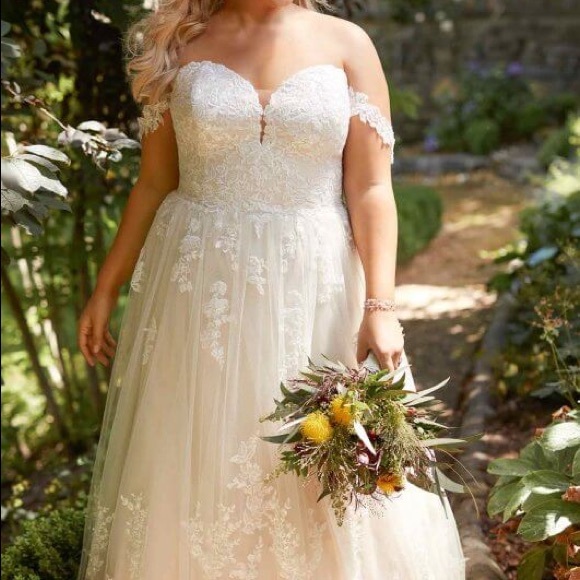 Essense of Australia D2537 Wedding dress - Picture 3 of 11